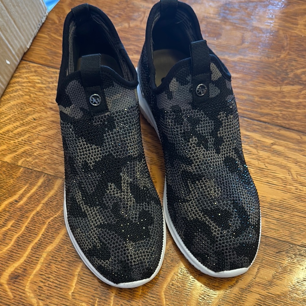 Stylish Black Slip-On Women’s Shoes